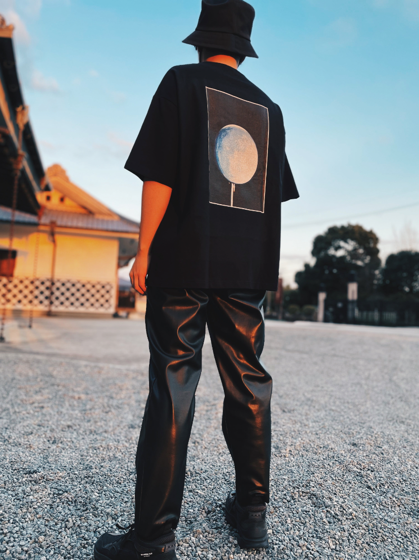 "Floating Girls" Big silhouette T-shirts