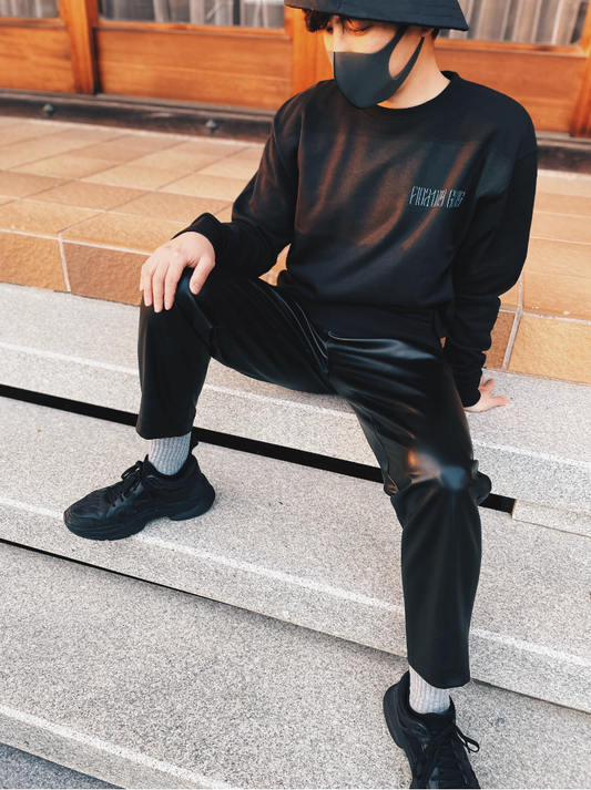 "Floating Girls" Designed Sweat  Black