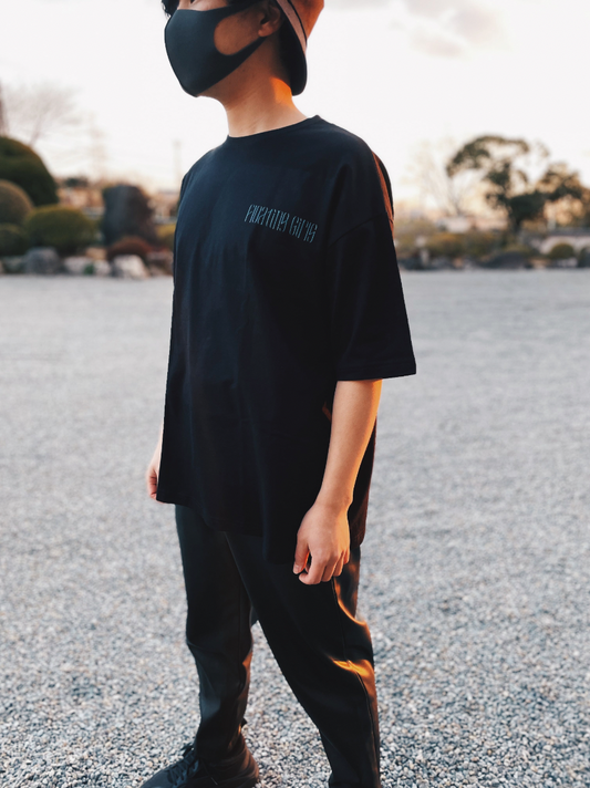 "Floating Girls" Big silhouette T-shirts